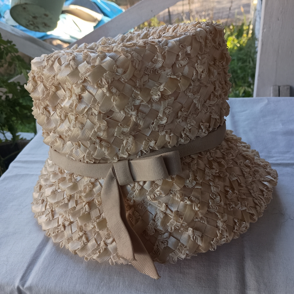 Exquisite Vintage 1950s-60s Cream Textured Woven Hat w/Original Box